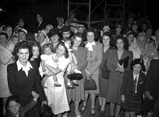 War brides and children