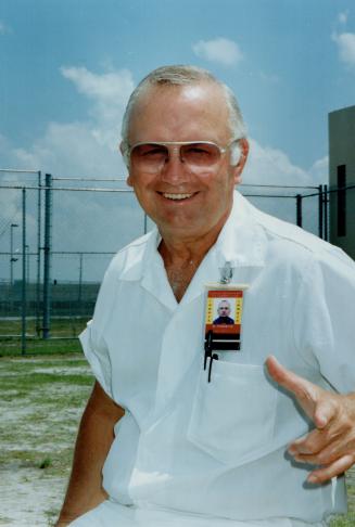 Miami, Fla.-He stole their hearts, their money and their dignity. But the 58-year-old Canadian gigolo says he gave his victims the time of their lives(...)