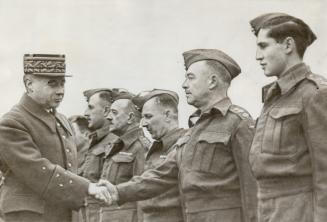 French-Canadian Regiment-Royal 22nd from Quebec, received a special greeting from General Gamelin when the Allied commander-in-chief visited Aldershot(...)