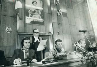 Orth York Controller Paul Godfrey (left) and Mayor Mel Lastman, wearing yarmulkes, the traditional skullcap worn by Orthodox and Conservative Jewish m(...)