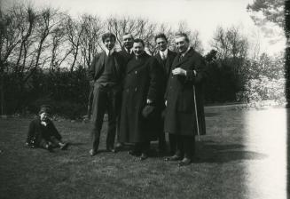 Arthur Conan Doyle with visitors to Windlesham