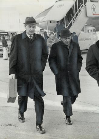 Prisoner Returns, Opp Chief Inspector James Erskine (left) arrives at Toronto airport with William Walton, whom he arrested in Los Angeles on a warran(...)
