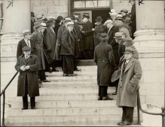 Where Vermilyea on trial for life-A crowd assembled on the steps of the courthouse in Belleville where Harold W