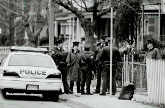 Mysterious bundle, Police stand around the site last April 19 where the body of Sabiha Parvin was dumped, thrown in front of a house just blocks from (...)