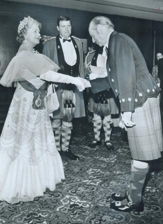 As colonel-in-chief of the Toronto Scottish Regiment, the Queen Mother attended a dinner last night at the Inn on the Park in honor of the regiment. L(...)