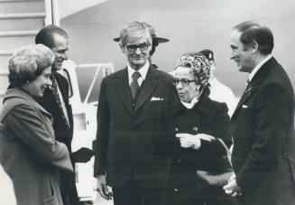 Royal Tours - Queen Elizabeth and Prince Philip (Canada 1977) Ottawa (Used Photos)