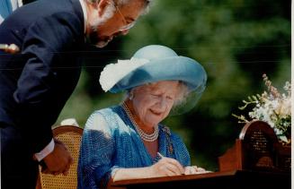 Great Britain - Royalty - Royal Tours - Queen Mother (1989)