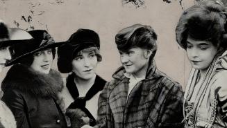 Mary Alden, Mabel Normand, Lillian Gish