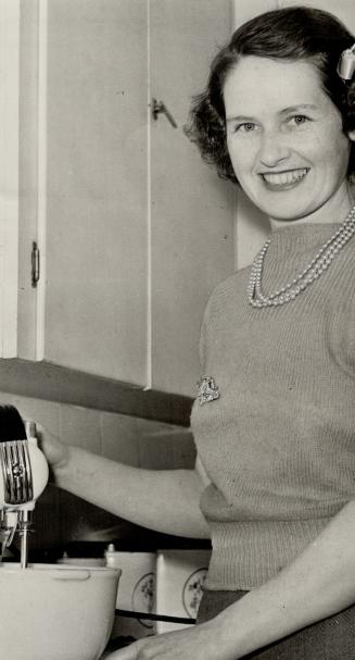 Champion Skater, and tops at golf, Mrs. E. H. Gooderham (Cecil Eustace Smith) maintains she is but an amateur in cookery. But there are no complaints (...)