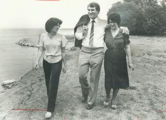 Forrest Gregg, wife Barbara and daughter Karen enjoy living near the lakeshore in Oakville