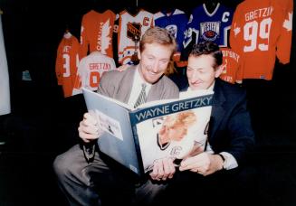 Wayne Gretzky Family with Dad Walter