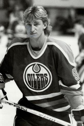 He can't do it alone: Wayne Gretzky's presence makes the Edmonton Oilers one of the very best teams in the NHL, but they're still having their problems beating the New York Islanders