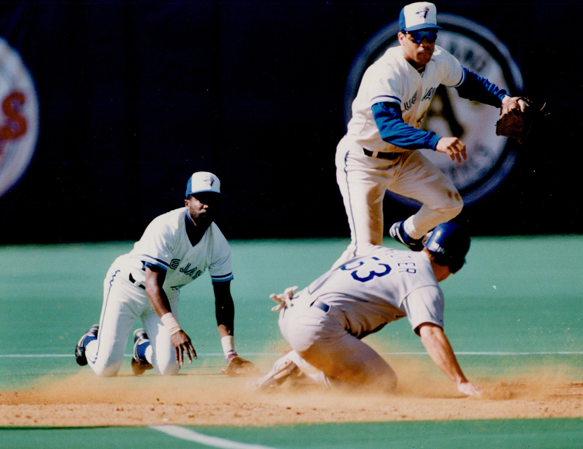 Alfredo Griffin Jersey - Toronto Blue Jays 1992 Home Throwback MLB