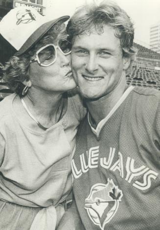 Detroit's Jack Morris threw the first pitch of the season to Boston's Dwight Evans yesterday at Tiger Stadium, then watched the ball fly into the left(...)