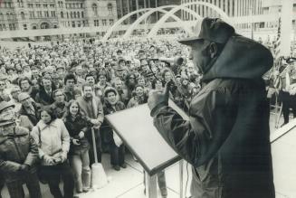 Team Manager Roy Hartsfield thanks the crowd at Nathan Phillips Square for the warm welcome and the ''balmy weather'' after the Toronto Blue Jays base(...)