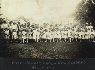 Civic Holiday Race - Kew Gardens, about 1911