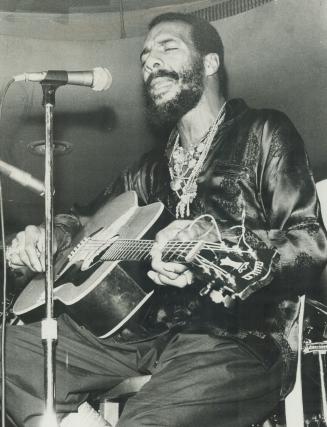 Richie Havens winds up his stint at the El Mocambo tonight and Star rock critic Peter Goddard says the singer is a gentle man who bares everything he (...)