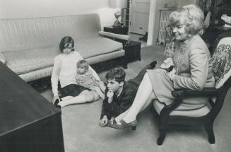 When its hockey night in Canada and Bill Hewitt is doing the telecast of a game his family is sure to be watching the set in their North Toronto home.(...)