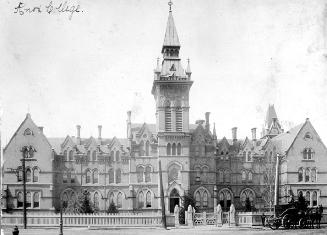 Knox College