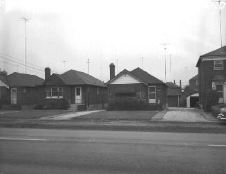Eglinton Avenue East, between Don Lea Drive and Brentcliffe Road