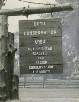 Beckoning sign which lures thousands to Boyd Conservation area is at park entrance 12 miles north of Woodbridge