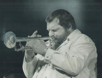 Al Hirt, New Orleans trumpeter, was spotlighted in first hald of grandstand show last night but the sparkle and good humor that used to mark his music(...)