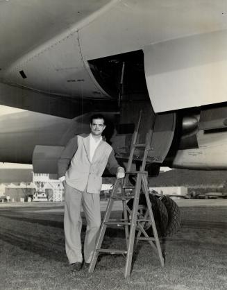 Howard Hughes with his XF-11 photo-reconnaissance plane: sister of the ship in which he crashed