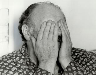 A homely mug, Toronto-born Lou Jacobi, 66, credits his friendly face with getting him good roles