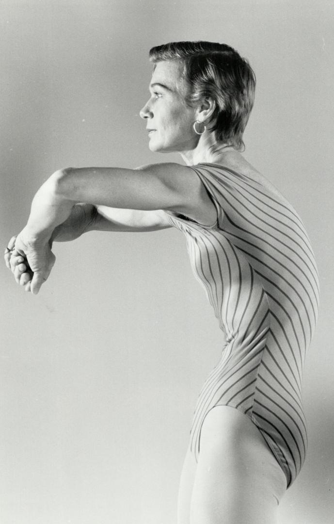 Reverse pressure: Reverse the pressure: pulling your elbows forward and pushing back through your chest