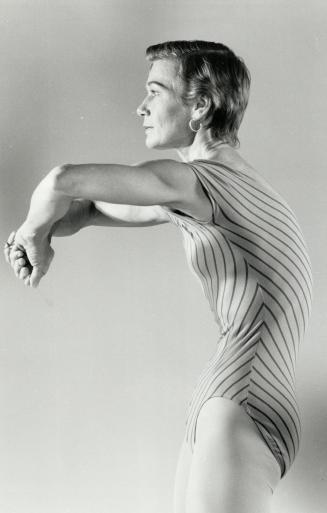 Reverse pressure: Reverse the pressure: pulling your elbows forward and pushing back through your chest