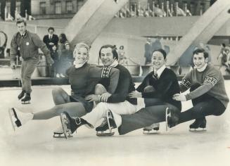 Champions whirl at city hall. Member of Parliament-elect Otto Jelinek (second from left) and his sister, Maria (second from right), the 1962 world pai(...)