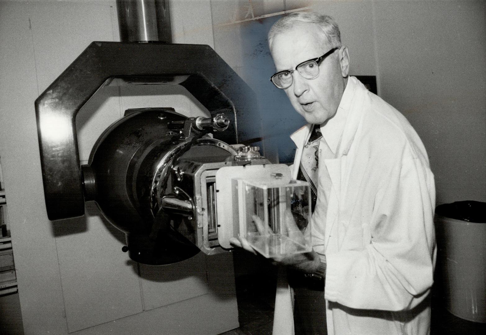 Dr. Harold Johns, who developed the world's first Cobalt 60 high-energy radiation unit for cancer, steps down this week from the Ontario Cancer Instit(...) – All Items – Digital Archive : Toronto Public Library