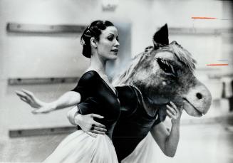 Veronica Tennant, Peter Schaufuss make an appreciative (if relaxed) audience for the pas de deux by Karen Kain and partner