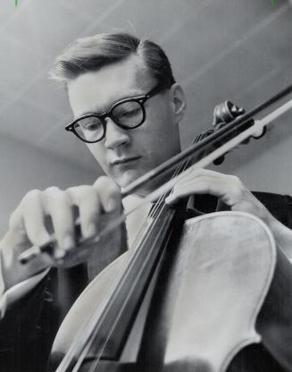 Michael Kilburn performs on cello