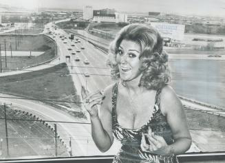 First diamond Lil at the Skyline was Vanda King