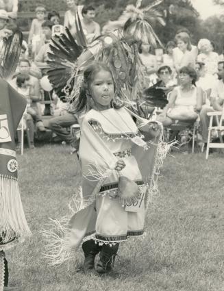 Six Nations Reserve stages gala pow wow