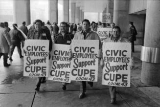 CUPE picketers, City Hall