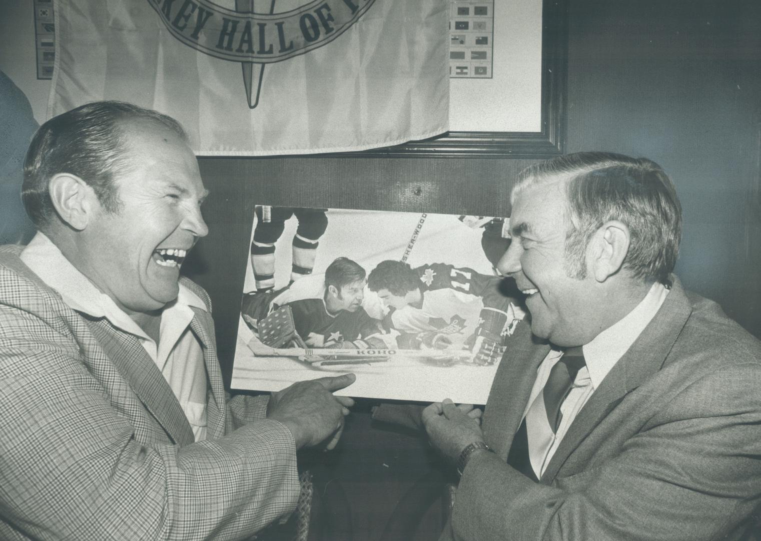 Remember when? Harry Lumley (left) and Lorne (Gump) Worsley get a chuckle from a picture of the Gumper during his playing days. Both were outstanding (...)