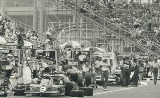 The Exhibition Place area was a noisy, busy place for drivers seeking to be among 28 Molson Indy qualifiers, vying for $600,000