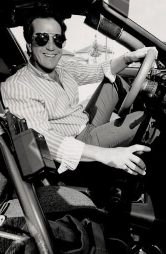 Roger Elliot race car driver from Unionville