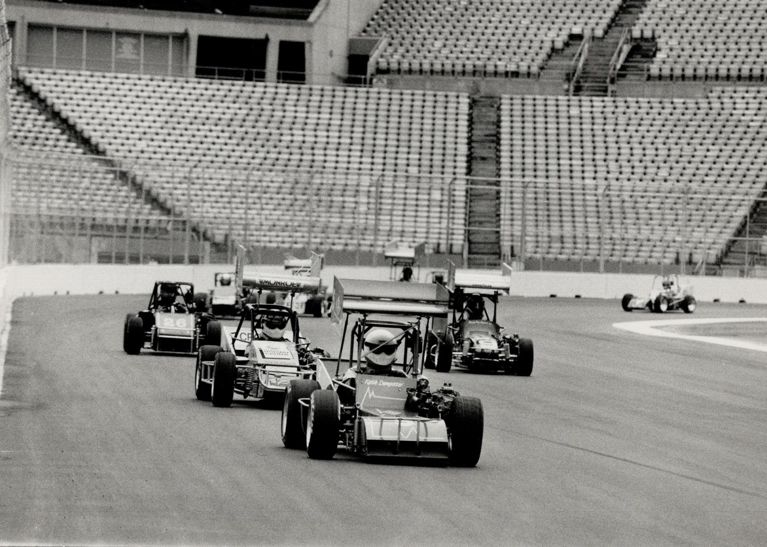 Mighty Midgets: The midget racers put powers to ground via four-stroke Japanese motorcycle engines at 850 cc and crank out about 100 horsepower