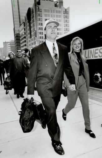 Darren Daulton with wife Lynne Austin