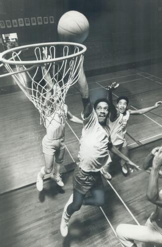 Oakwood's Norm Clarke soars high during city all-star workout