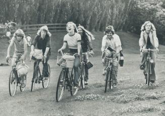 A bike hike is a joyous social occasion for teenagers and pedalling off on an excursion here are Brian Valleau, Ken Schran, Suzanne Margaret, Janice W(...)