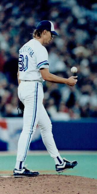 Pitching matchup: Blue Jay starter Todd Stottlemyre, left, managed to last only into the fourth inning