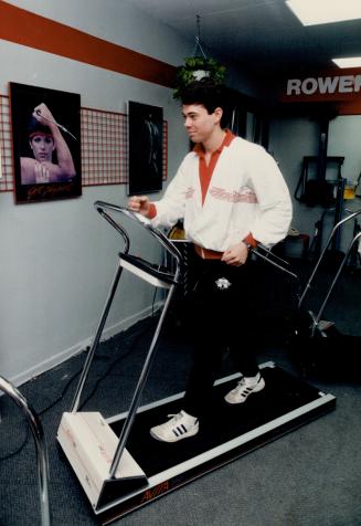 Leg power: Tim scott gets a run for his money on electrically powered Avita treadmill