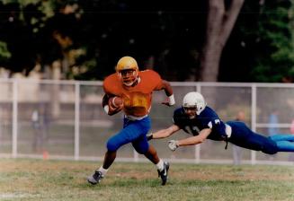 Northern U.S. Central Tech Raul Alleyne Looking Downfield