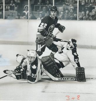 Borje Salming (21) and Mike Palmateer (29) will have to deal with 20-goal scorer Mike Bossy