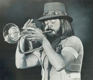 Flugelhornist Chuck Mangione is getting to be a fixture around Toronto, what with five nights at the O'Keefe Centre in May and regular appearances in (...)