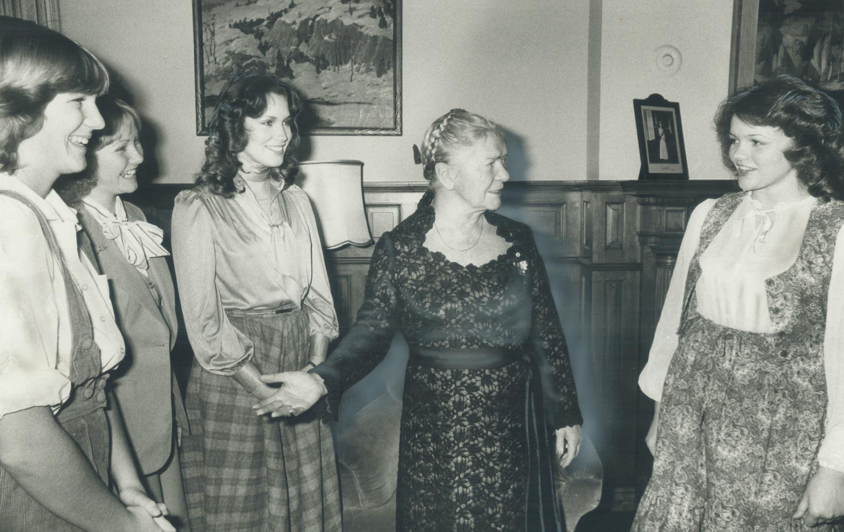 Jill Fewster (left), Lori Bernier, Michele Dashkevich and Ellen Dunlop chat with Leiutenant-Governor Pauline McGibbon at Queen's Park